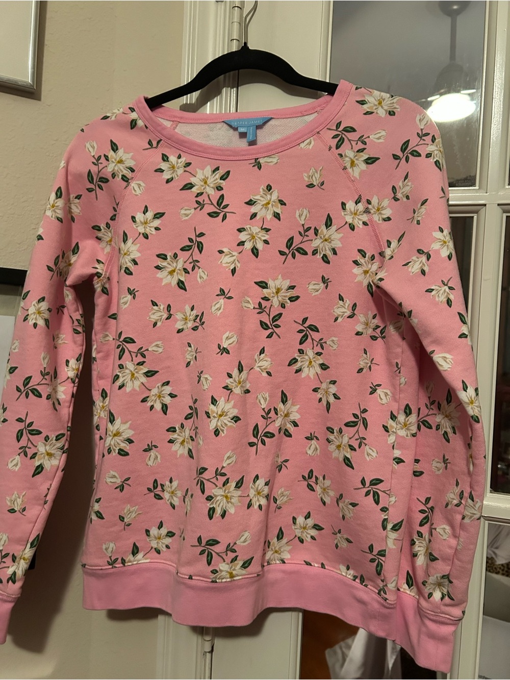 Women’s Pink Floral Long-Sleeve sweatshirt with magnolias